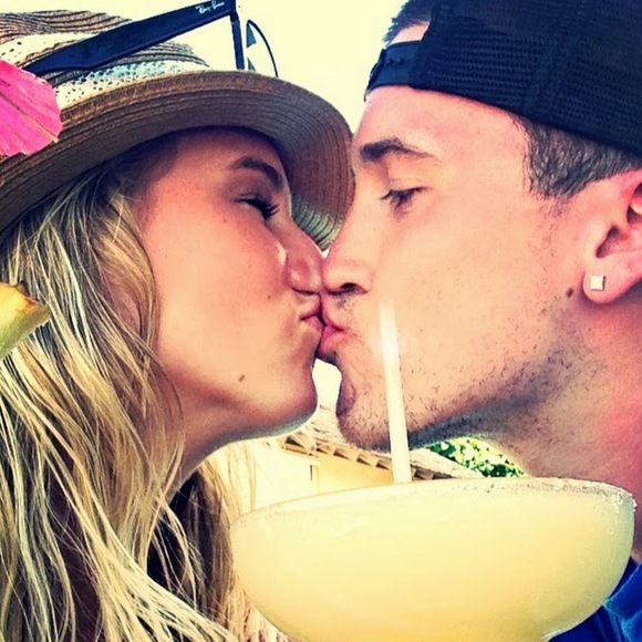 Meet your Posher, Jennifer - Picture 1 of 1